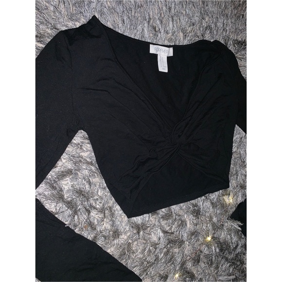 Forever 21 Tops - Black crop top